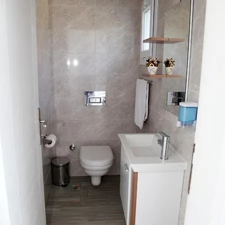 Dibek Homes & Πανσιόν 4*
