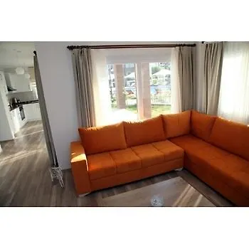 Dibek Homes & Pensiune