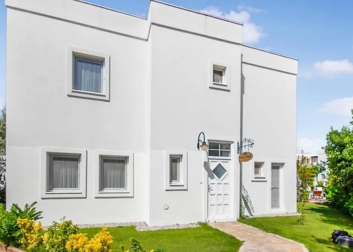 Casa de hóspedes Dibek Homes & 4*