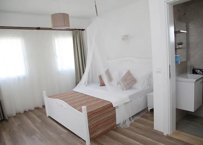 Casa de hóspedes Dibek Homes & 4*