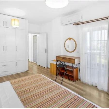 Dibek Homes & ゲストハウス
