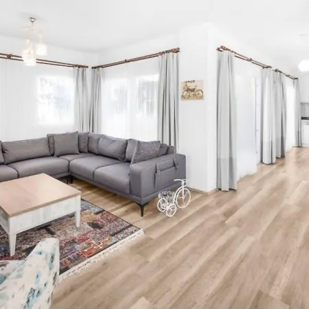 בית הארחה Dibek Homes &