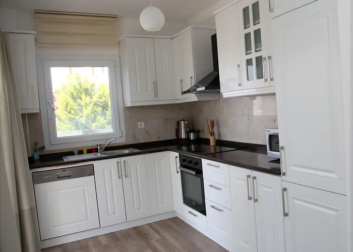 Πανσιόν Dibek Homes & 4*