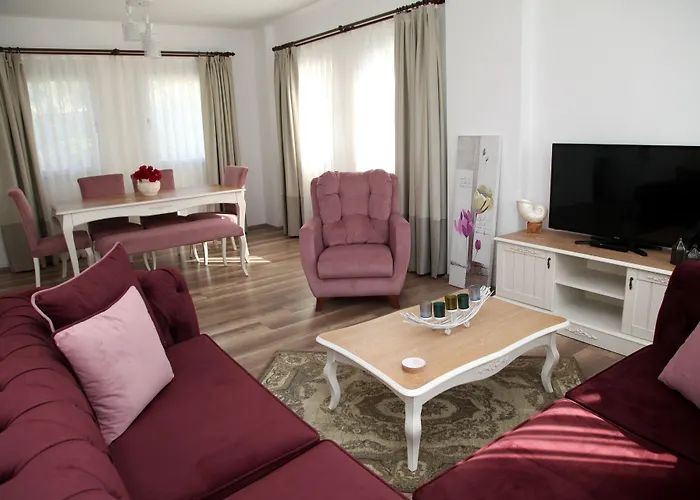 Dibek Homes & Πανσιόν