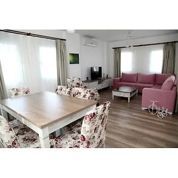 Πανσιόν Dibek Homes &